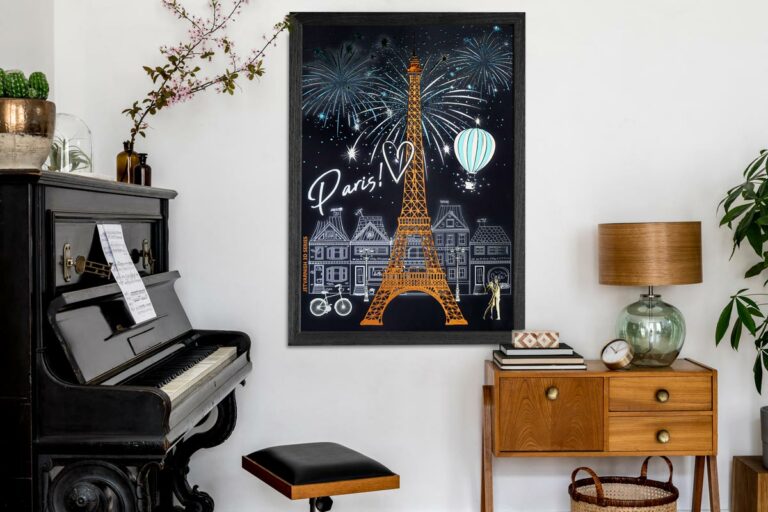 Photo d'un poster de Paris avec la tour eiffel en dorure cuivre et des feux d'artifices en dorure bleue - ennoblissement sur JETvarnish de MGI